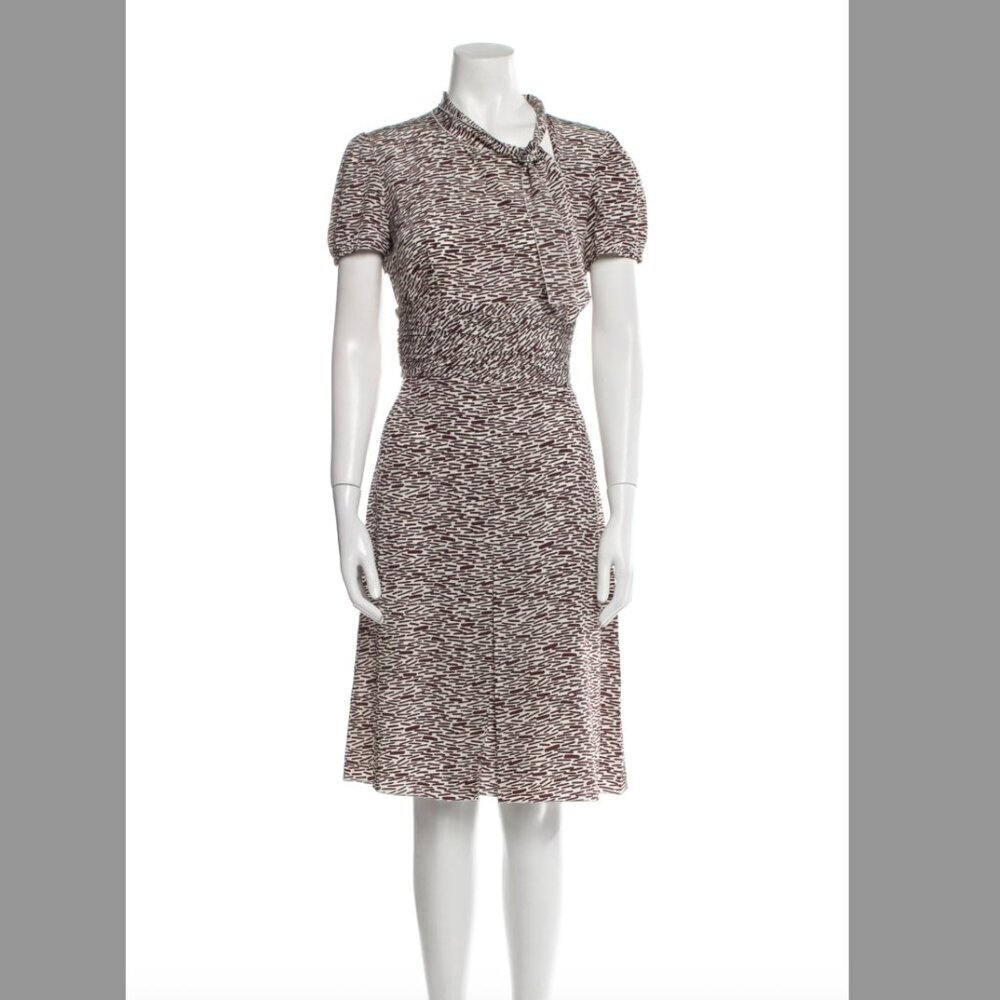 Prada 100% Silk Knee Length Short Sleeve Dress Size 6